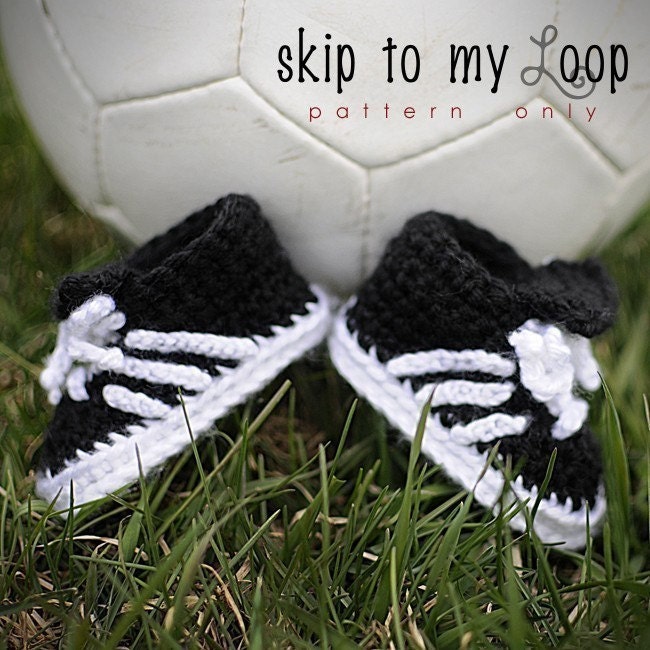 jester pattern newborn crochet hat Soccer Crochet Baby on Pattern skiptomyloop Shoes by Etsy