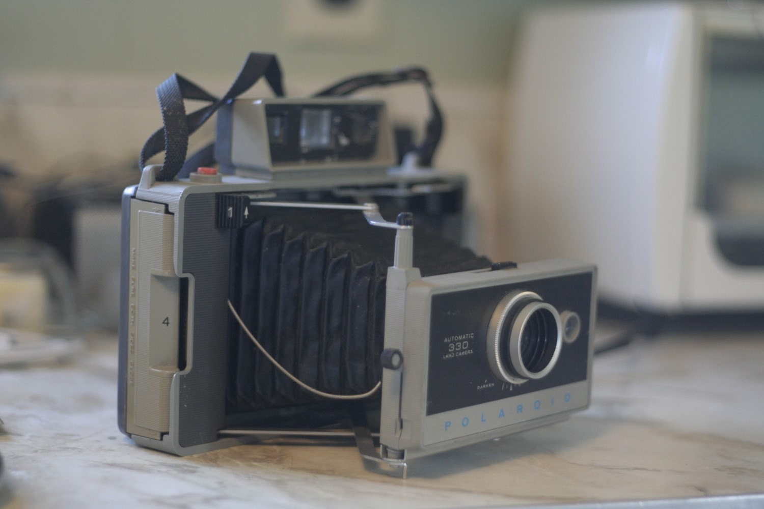 VINTAGE Polaroid 330 film Land Camera