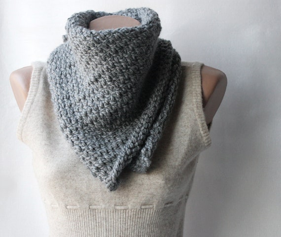 Items similar to Knit cowl chunky scarf Grey Wool blend Neckwarmer ...
