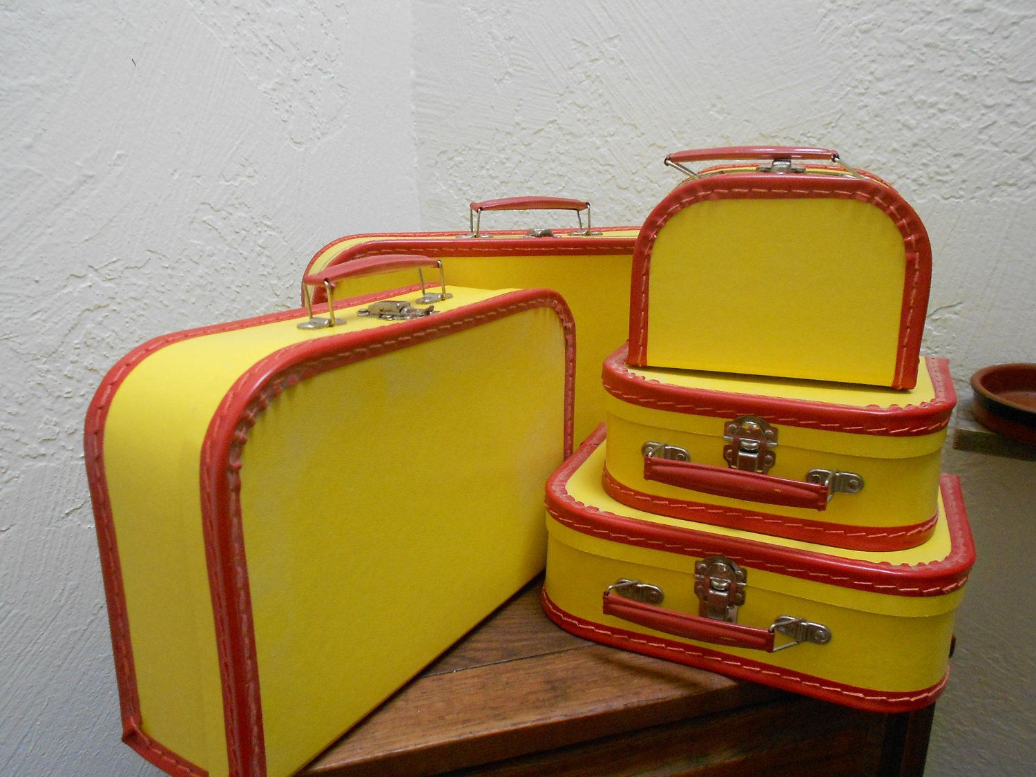 Yellow & Red Suitcases Vintage Set Of 5 Pasteboard