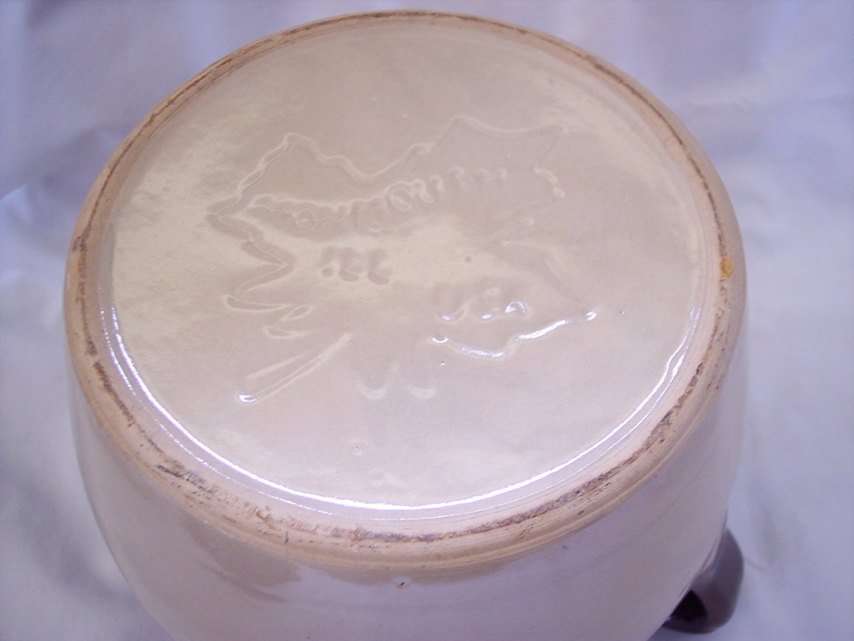Vintage Bean Pot Monmouth Pottery Ill USA Crock Maple Leaf