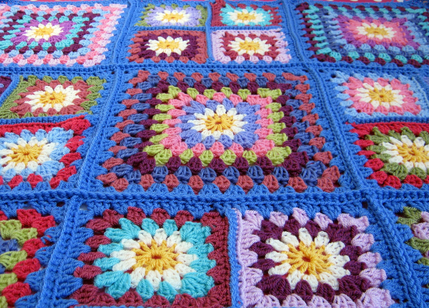 Daisy Granny Square Crochet Blanket Retro Style by Thesunroomuk