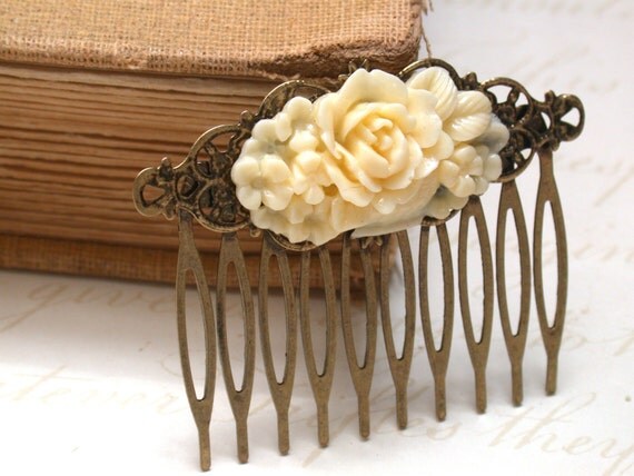 Ivory Hair Comb Vintage Style Ivory Flower by vintagebynina