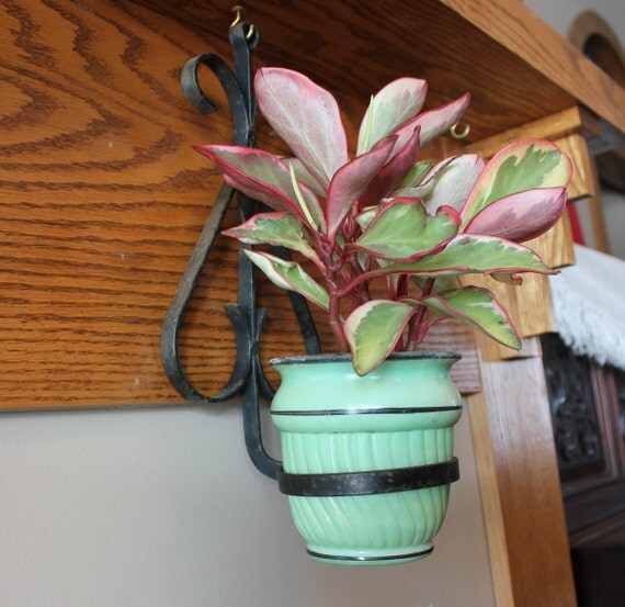 Items similar to Vintage Wrought Iron Wall Mount Plant ...