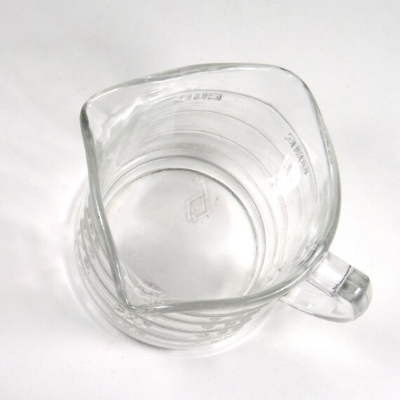 Embossed Glass 1 Cup Measuring Cup