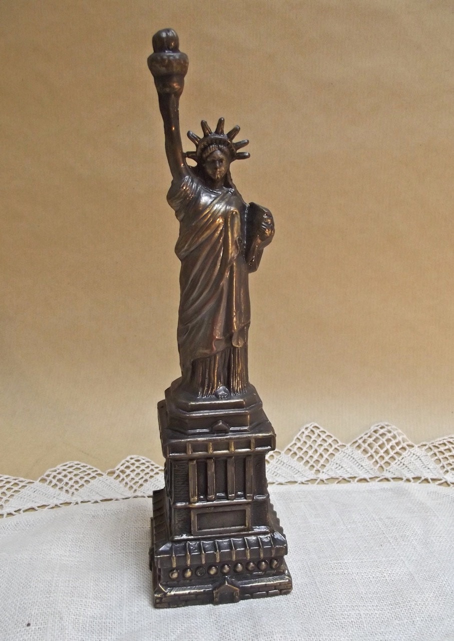 Vintage Copper/Bronze look Statue of Liberty Statuette