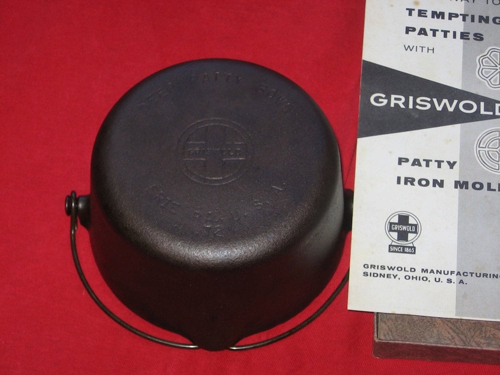 Griswold Cast Iron No. 1 Patty Molds and Deep Patty Bowl 0099