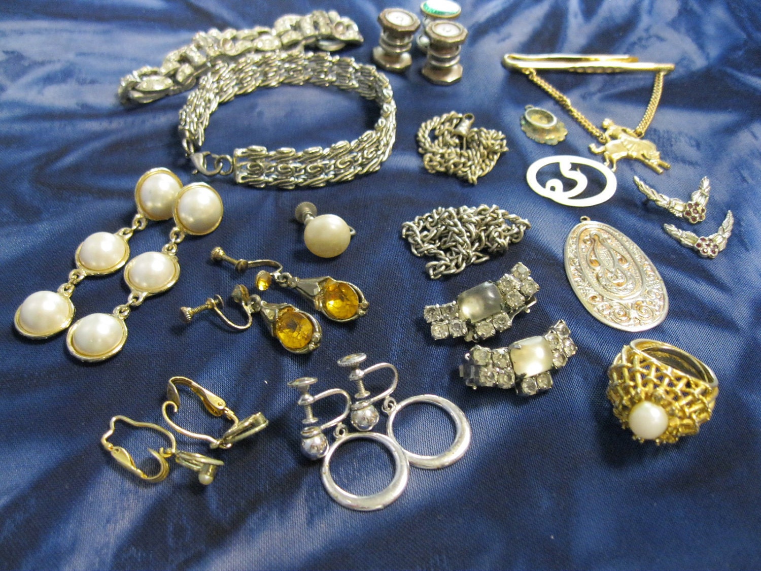 Vintage Junk Jewelry Lot For Crafts or by vickiesvintageporch