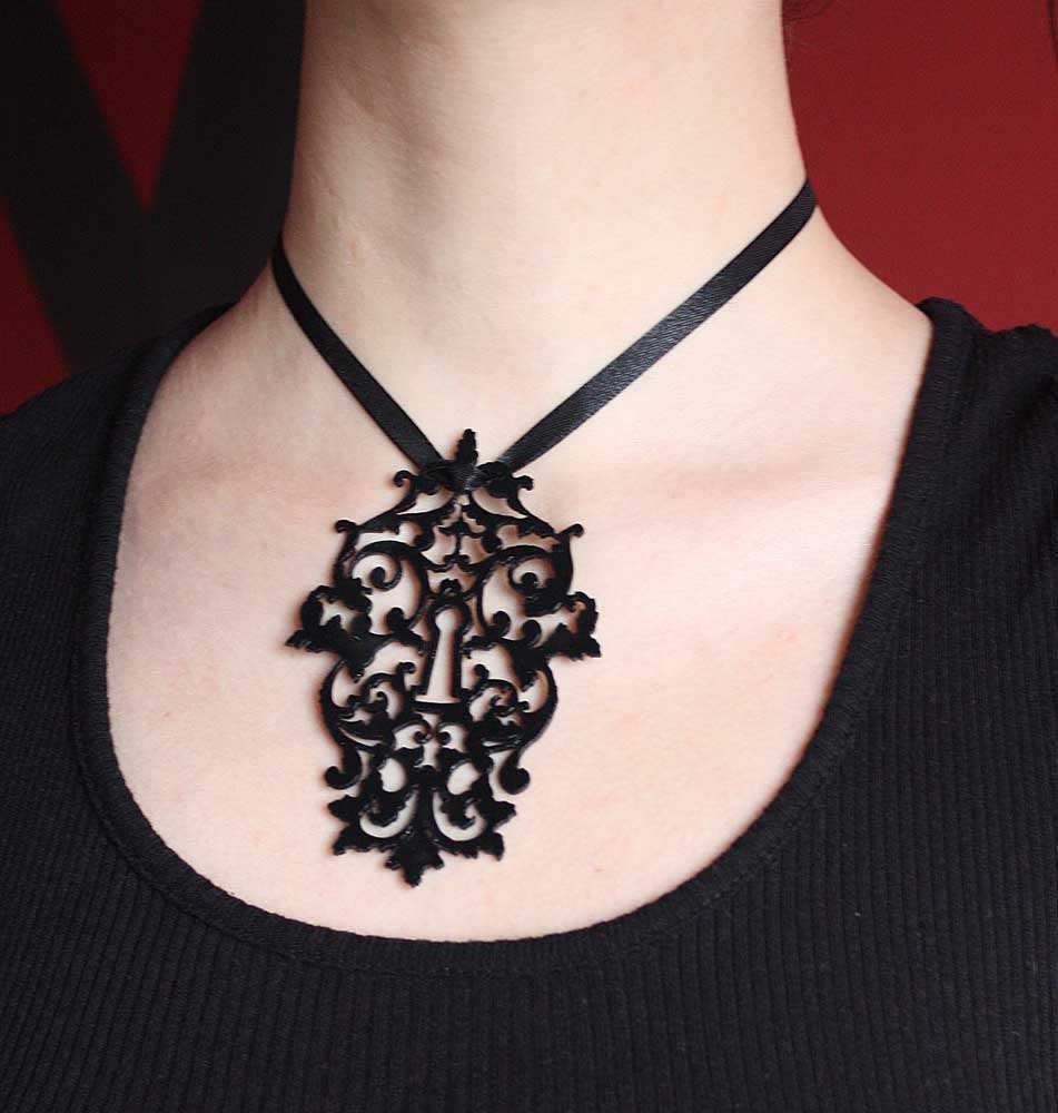 Acryl filigree laser cutted key hole steampunk pendant tattoo