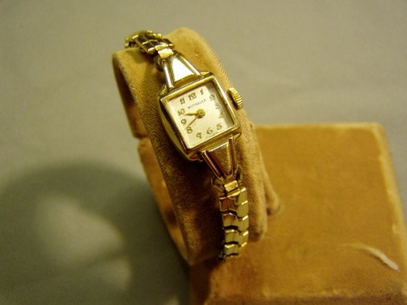 Vintage Wittnauer Ladies GF Mechanical Wind Up Watch 17 Jewels