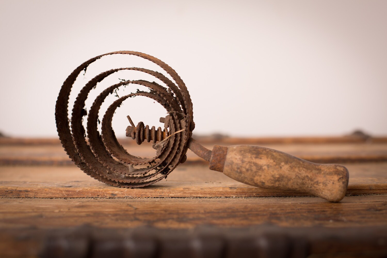 Vintage Horse Equine Curry Comb Rusty Metal w/Wood Handle