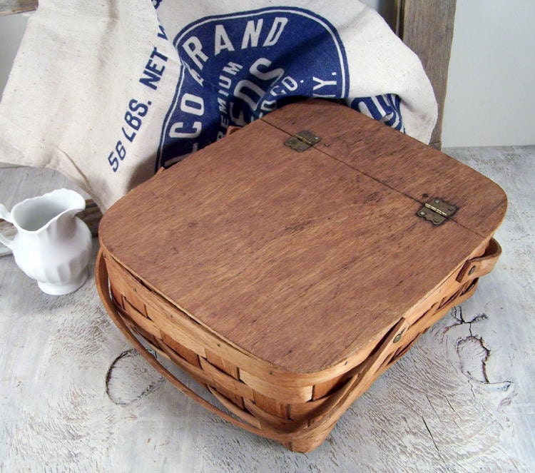 Vintage Pie Basket For The Perfect Picnic