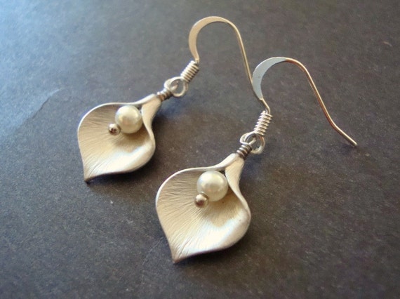 Calla Lily Earrings Silver Calla Lily and by BeadingTimes on Etsy