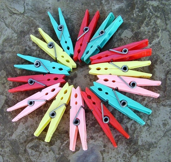 14 VINTAGE Penleys USA Plastic Clothespins by MissUFO on Etsy