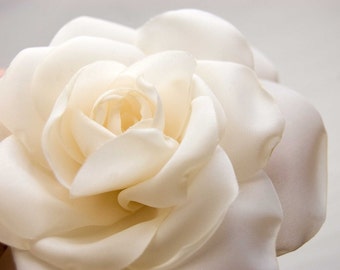 Ivory rose hair clip, Bridal hair flower, Wedding hair accessory, Rose hair flower, Bridal hair clip