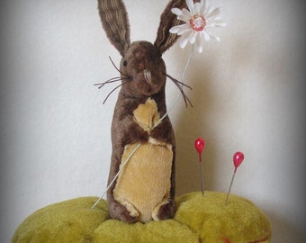 Little Bunny Pinkeep and Daisy Pincushion E-PATTERN by cheswickcompany