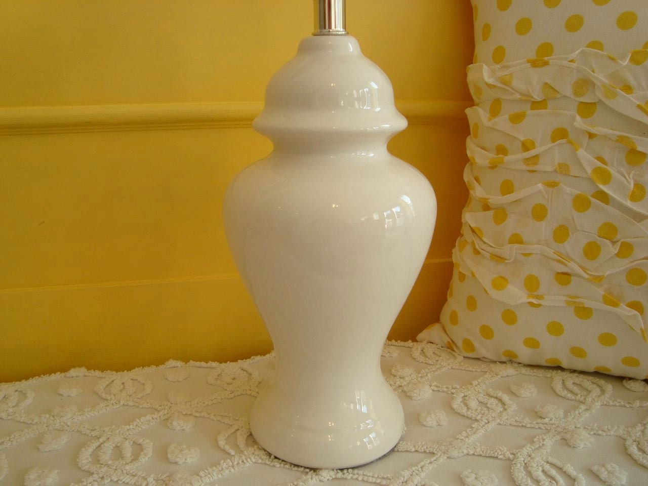Small White Vintage Ginger Jar Lamp by Vintiquer on Etsy