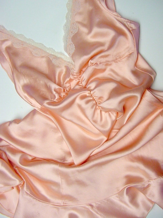 Vintage FREDERICK'S OF HOLLYWOOD peach satin nightgown