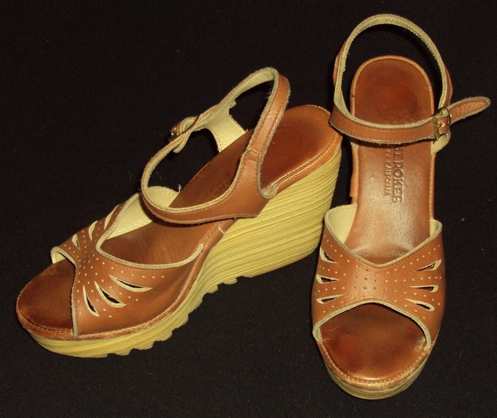 sz 6 70s CHEROKEE wedge heels sandals shoes