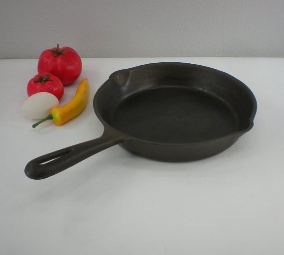 Reserved for Pull.....GSW Canada Old Cast Iron Skillet Fry Pan