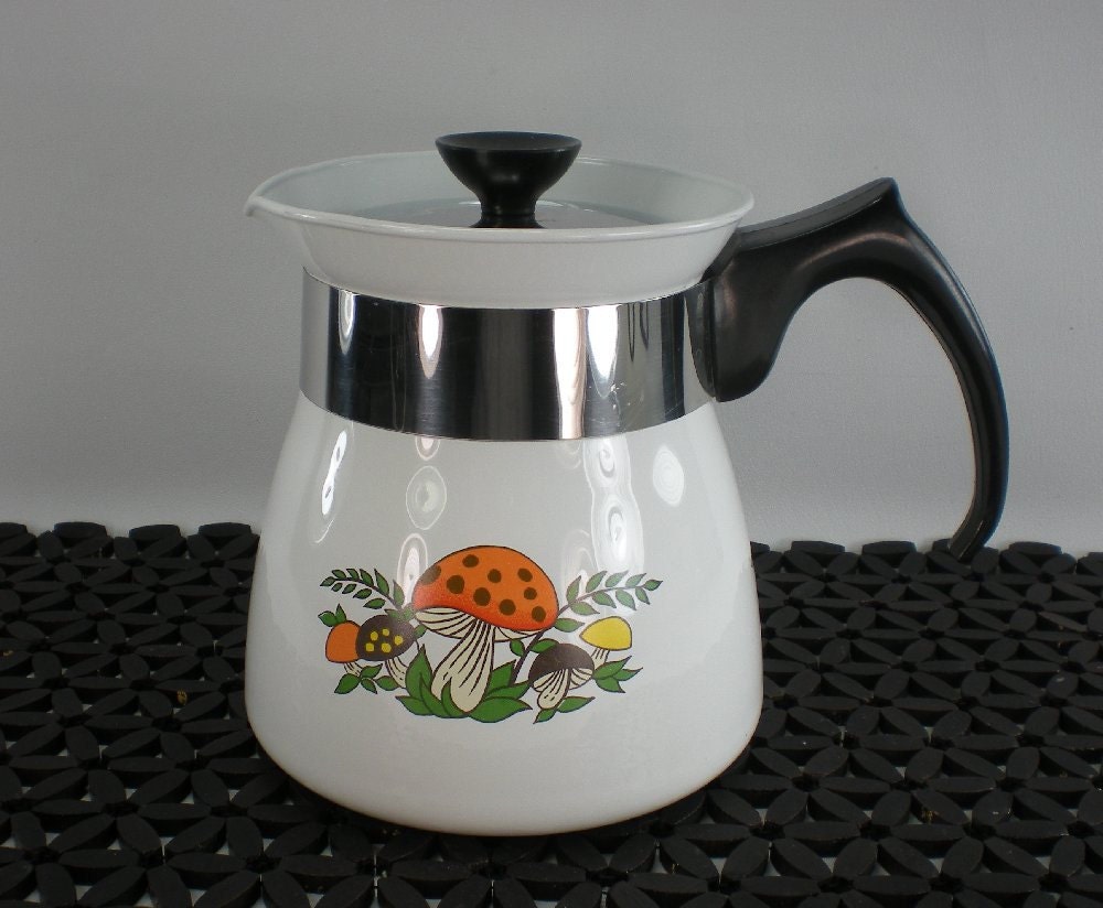 Corning Ware Merry Mushroom Teapot Water Kettle 7 Cup P 107