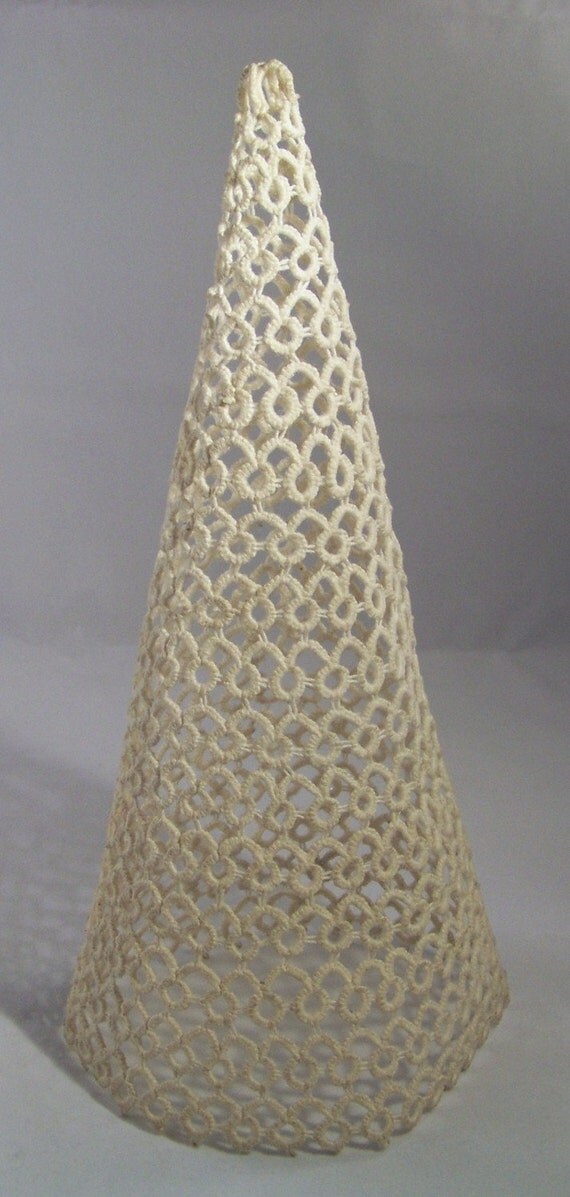 tatted cone shaped christmas tree 8 inches by eyespytreasure tatted cone shaped christmas tree 8 inches by eyespytreasure