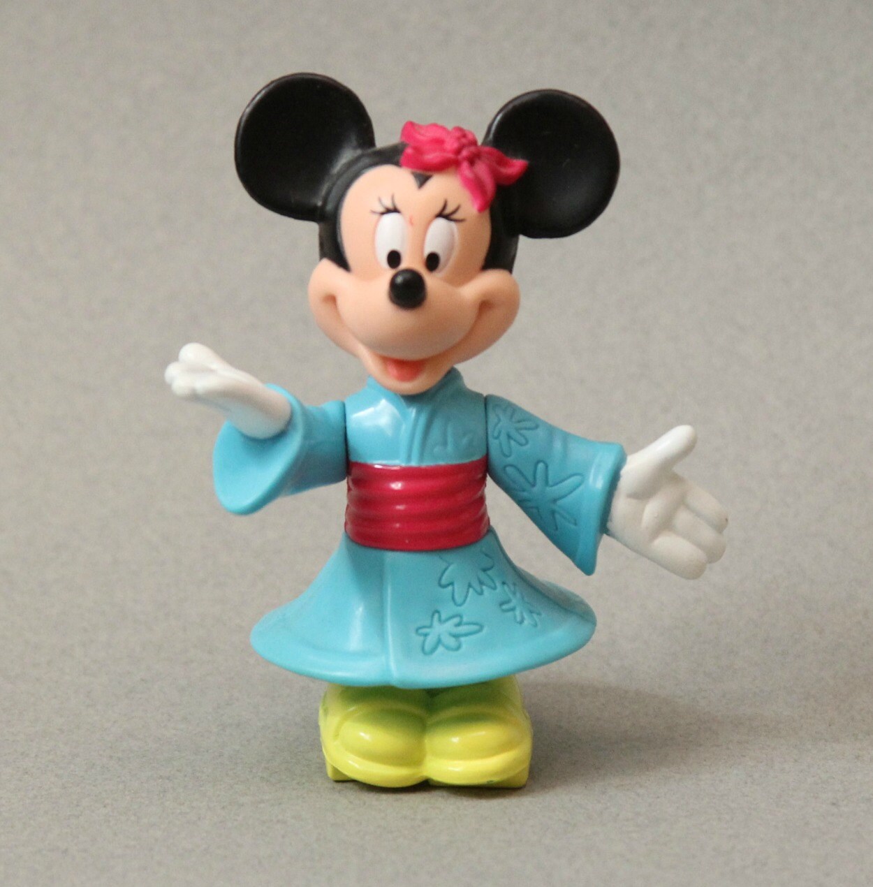 poseable minnie mouse