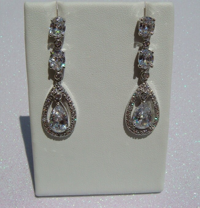 Kate Middleton Inspired Earrings Bridal chandelier by misunbridal