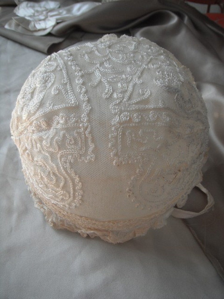 VERY ANTIQUE LACE BABY BONNET Handmade by LaCasaMonina on Etsy