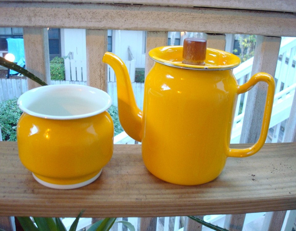 vintage steeper & tea pot by DANKEmaCHERIE on Etsy