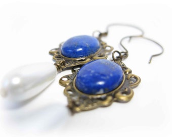 Renaissance Tudor reproduction earrings - Drop pearls and blue Lapis Lazuli - Royal blue - Indigo - Bright - History