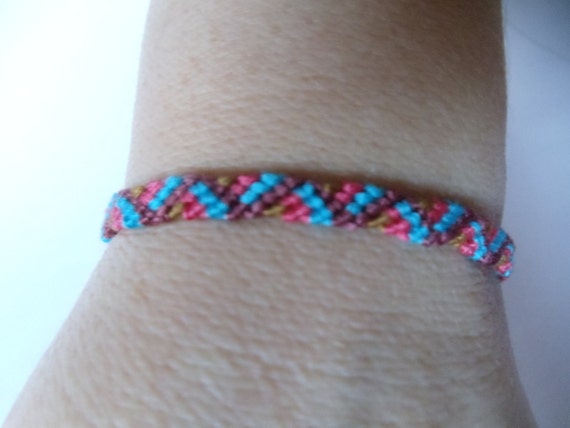 Friendship Bracelet Zig-Zag / Triangles by MerriKitty on Etsy