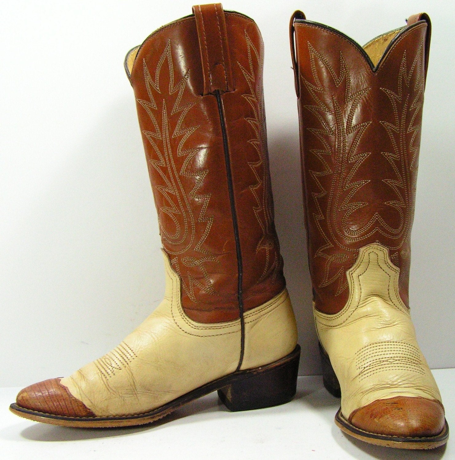 vintage acme cowboy boots womens 6 C or 6.5 m b bone brown