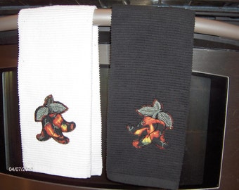 SALE--KITCHEN TOWELS chili peppers