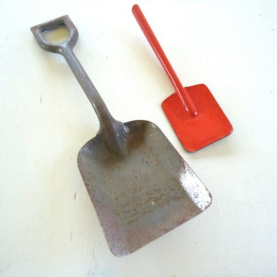 vintage tin sand pail shovels ohio art chein by JennyandPearl