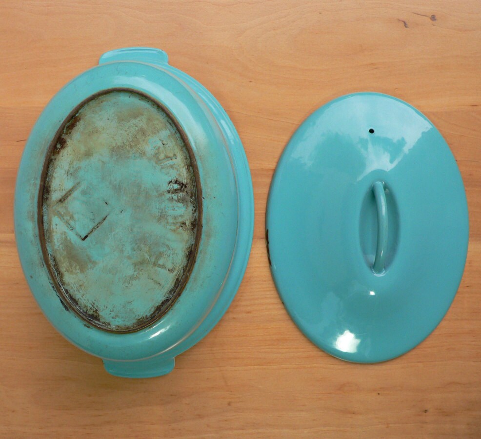 Vintage Le Creuset turquoise cast iron enameled cocotte dutch