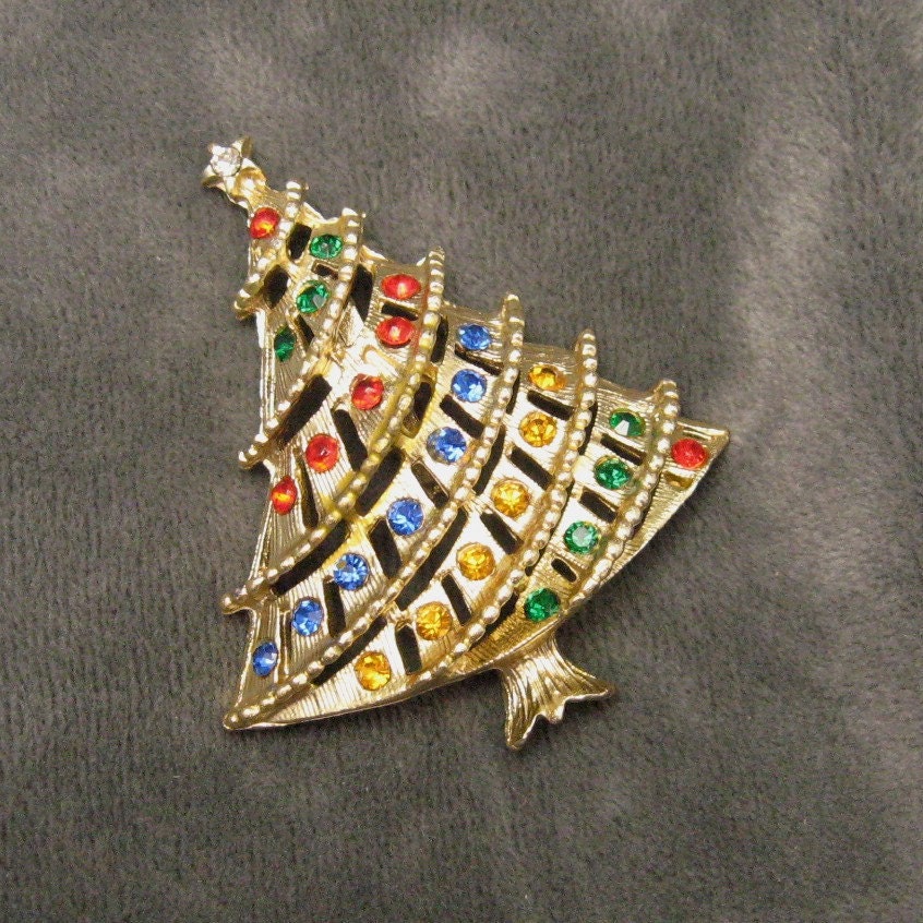 vintage christmas tree brooch large wide p4474 by holidaisy vintage christmas tree brooch large wide p4474 by holidaisy