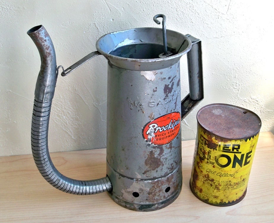 Vintage Brookins Service Station Equipment 1/2 Gallon Oil Can