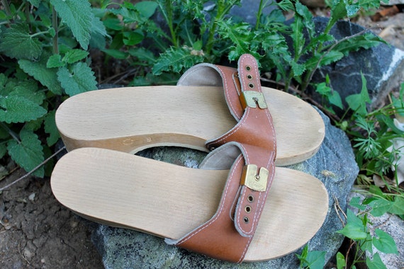 Vintage DR SCHOLL Sandals Tan Leather Wood Soles CLOGS size