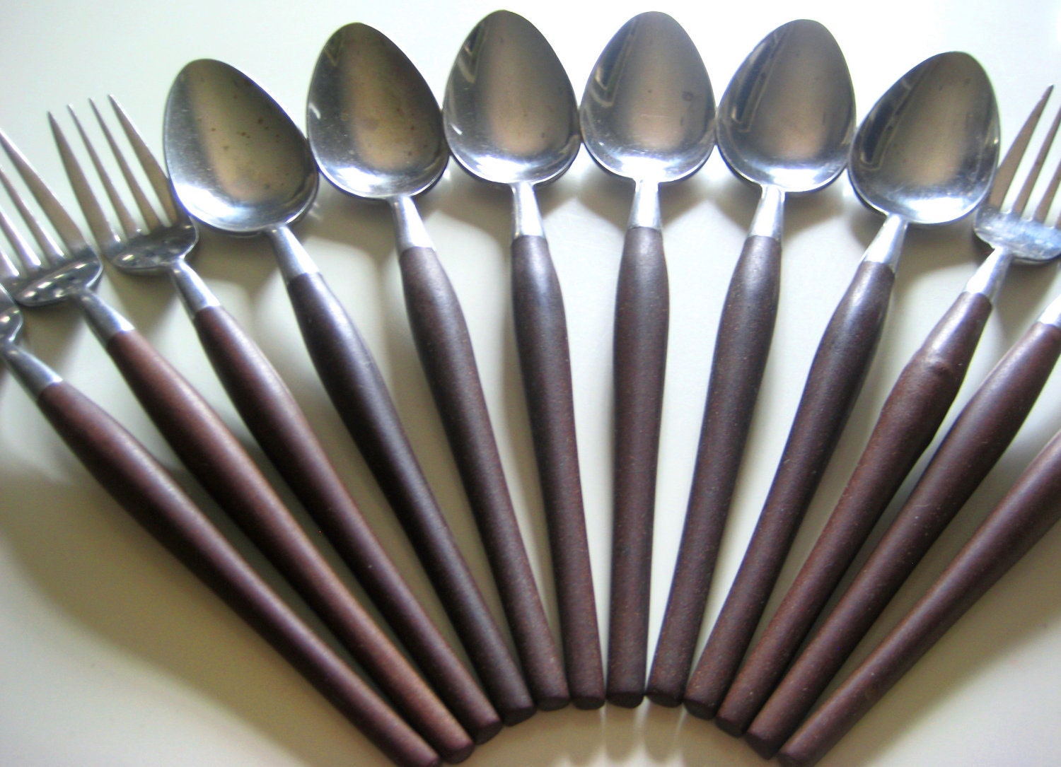 Vintage Mid Century Wood Handle Flatware 18 pc Set 6 Place