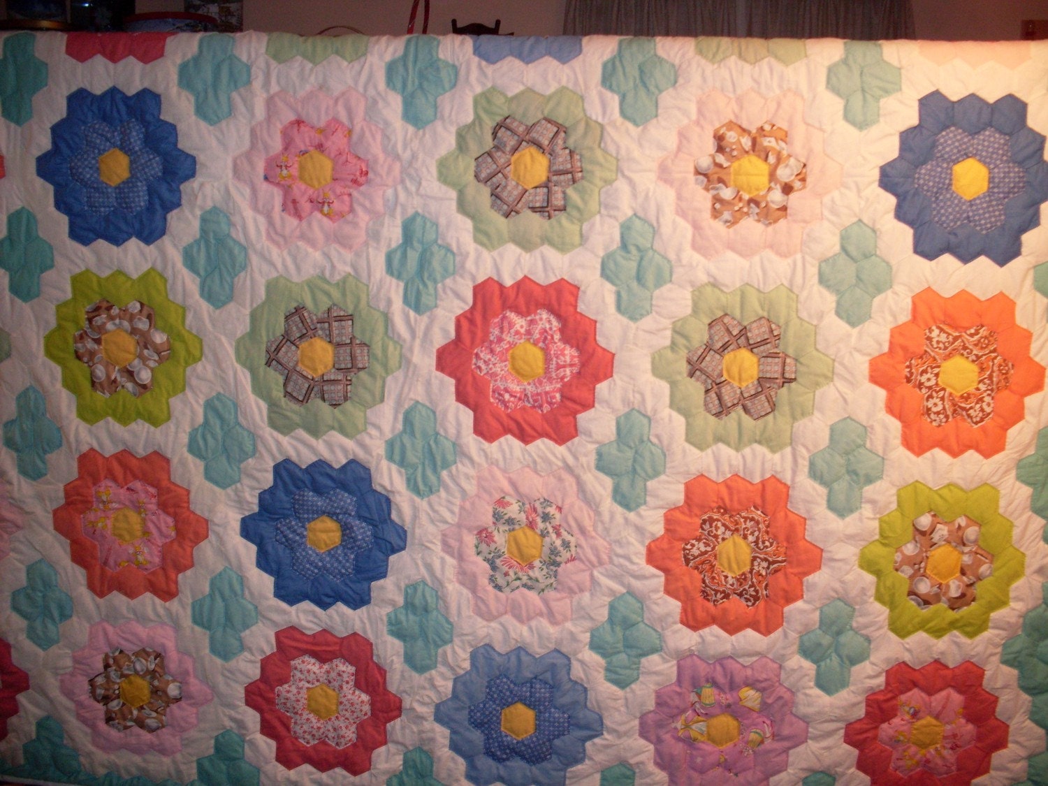 Grandmothers Flower Garden Quilt 83x86