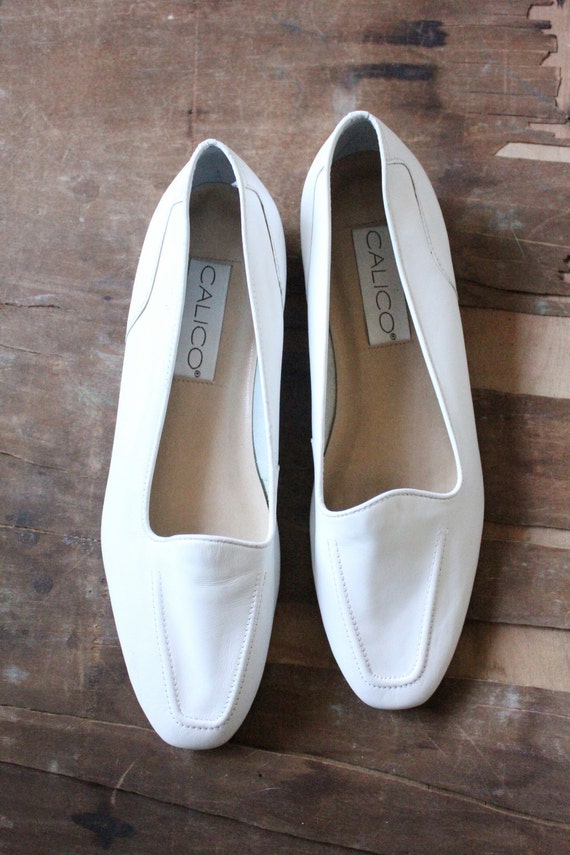 Vintage 80's white leather flats by Calico in by MrMisterVintage
