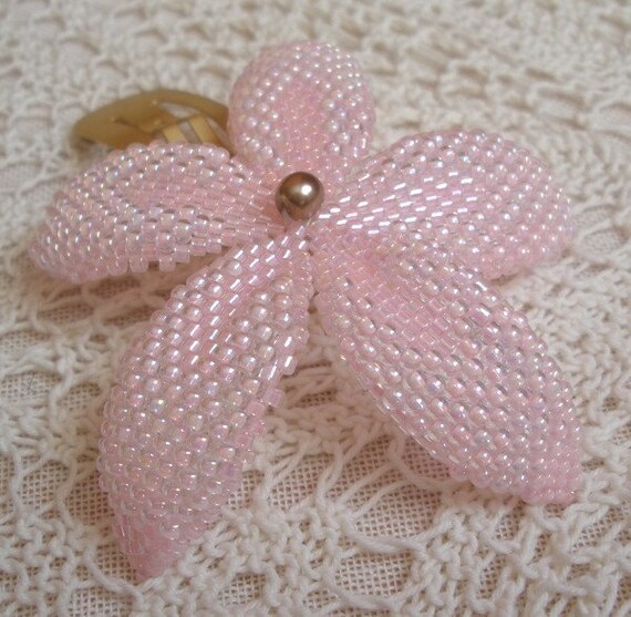 What are seed bead flower patterns?