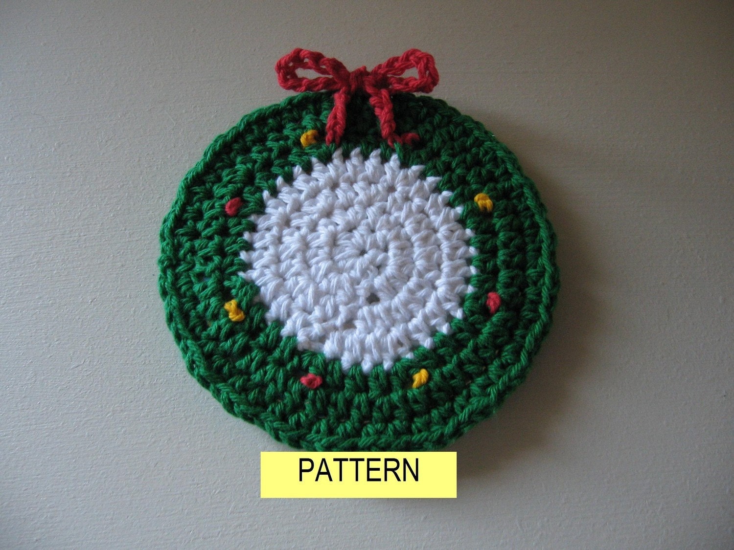 COASTER PATTERN / Holiday Wreath Crochet by CROCHETBYMELISSA