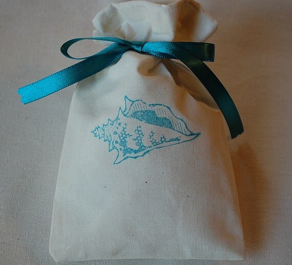 10 Teal Blue Conch Shell with Teal Satin ribbon - Organic Muslin Cotton Favor Gift Bags - Perfect for Beach Weddings 4x6 Il_570xn
