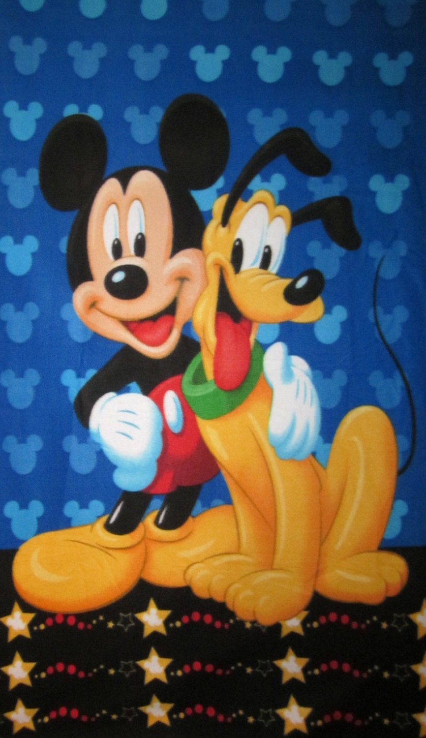 Disney Mickey Mouse & Pluto Fleece Throw Blanket Soft Warm