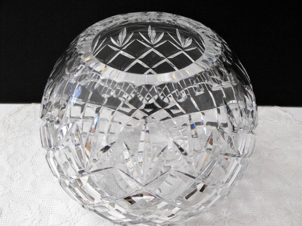 Vintage Beautiful Round Lead Crystal Bowl