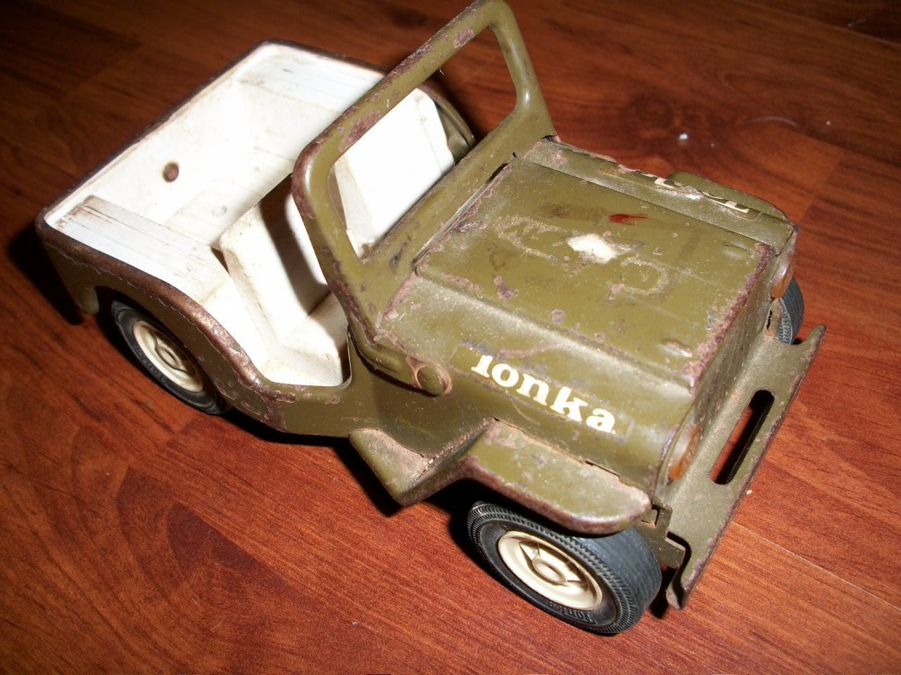 Vintage metal toy TONKA ARMY JEEP Green Metal w/ fold