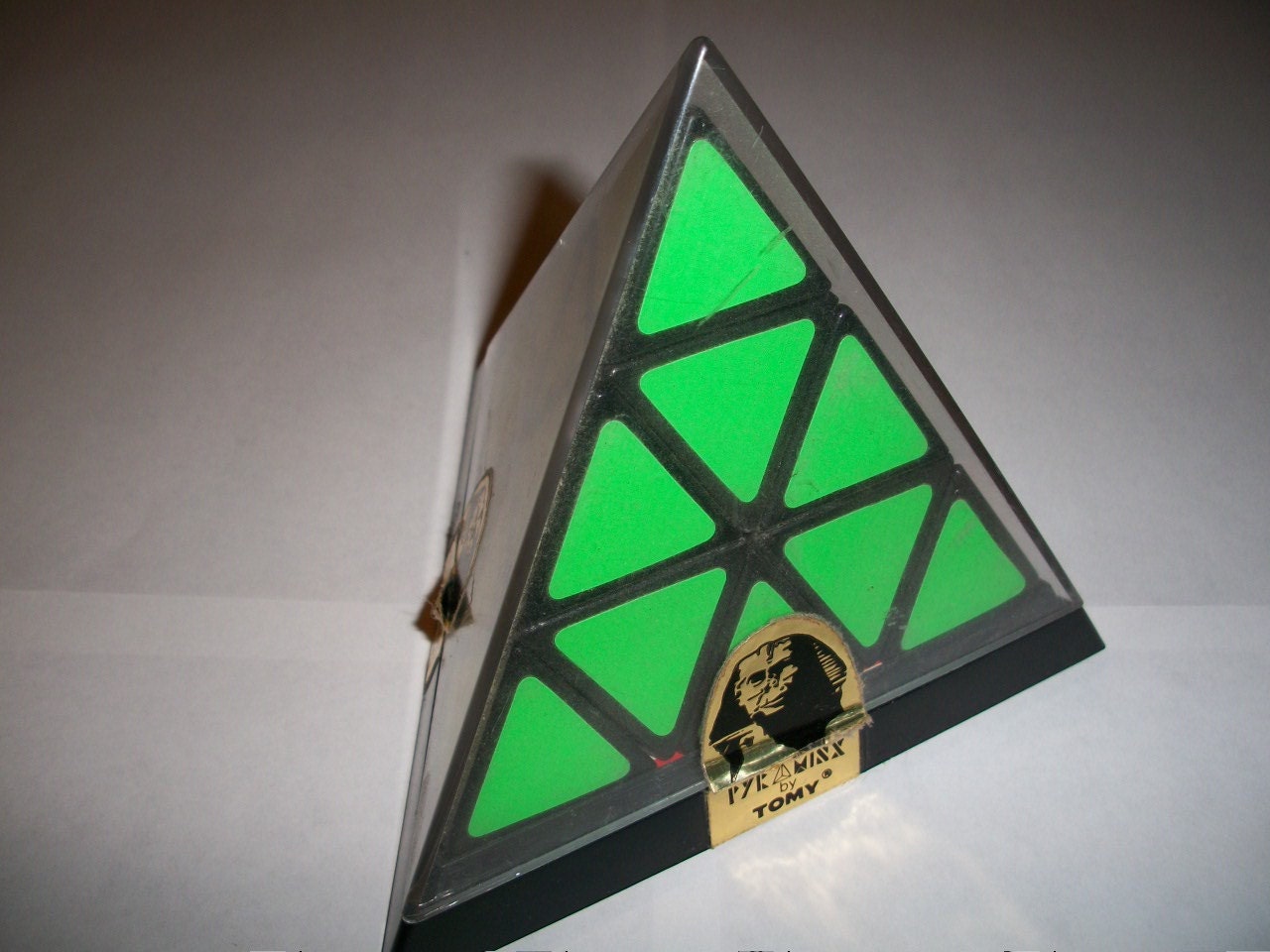 Vintage 80s TOMY Pyraminx Pyramid puzzle TOY in original case