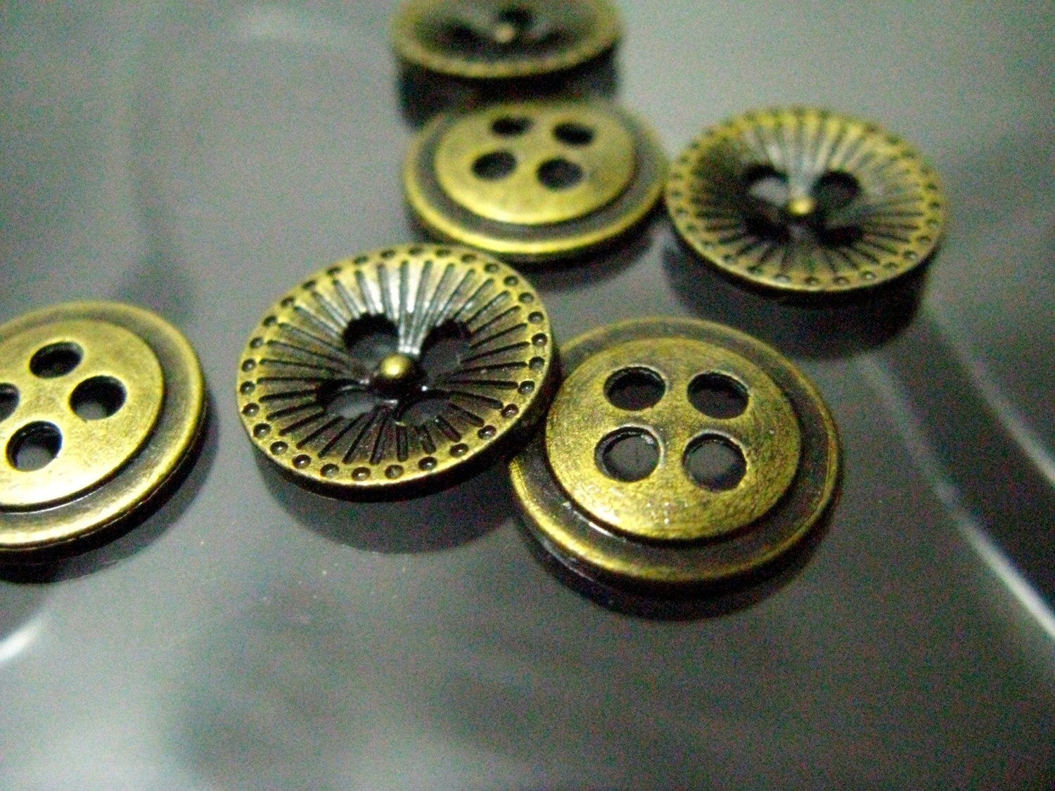 Metal Buttons Dandelion Metal Buttons , Antique Brass Color , 4 Holes